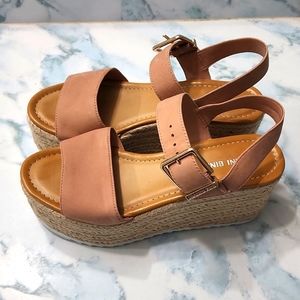 Gianni Bini tan and pink wedge